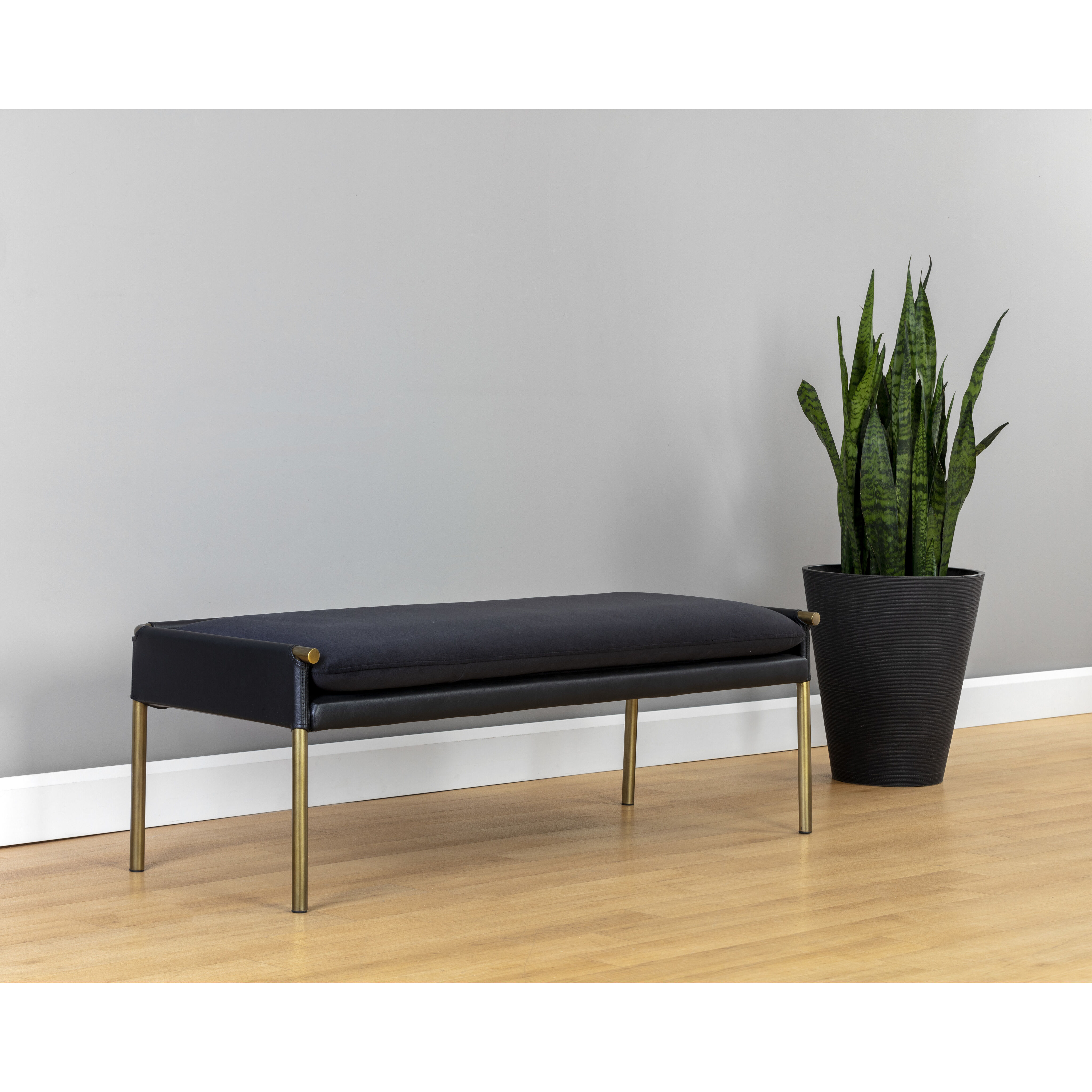 Bellevue Abbington Black / Bravo Black Bench